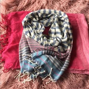 2 Scarves